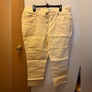 (20W) St. John’s bay jeans